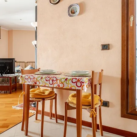 Apartamento Live The History- A Due Passi Dal Castello Ferrara